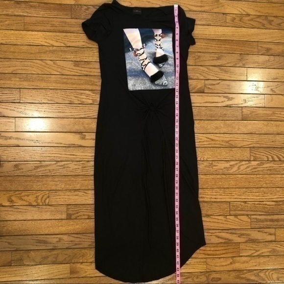 Maxi dress with graphic 3-D design - Picture 5 of 9